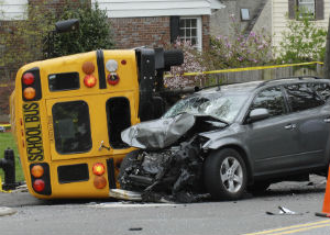 collision between bus and vehicle